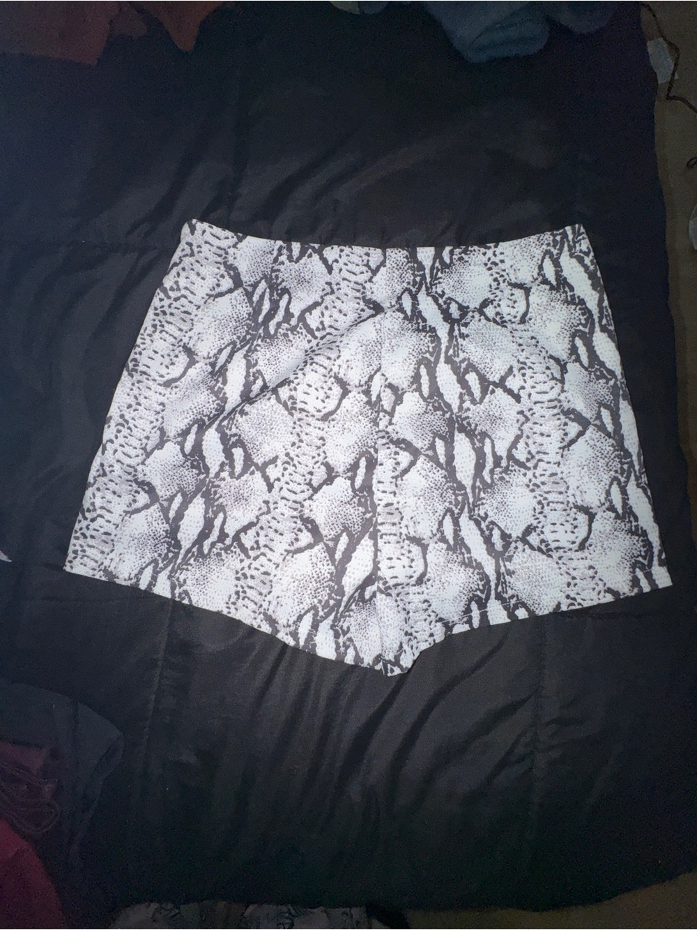 She + Sky High-Waist Snake Print Shorts - White & Black